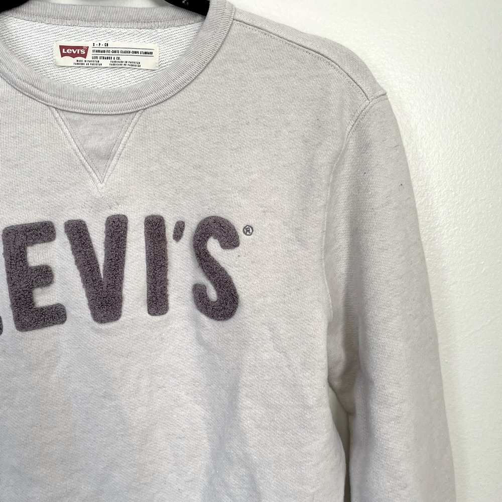 Levi's | Beige Classic Logo Pullover Sweatshirt | Men’s Small - Picture 3 of 6